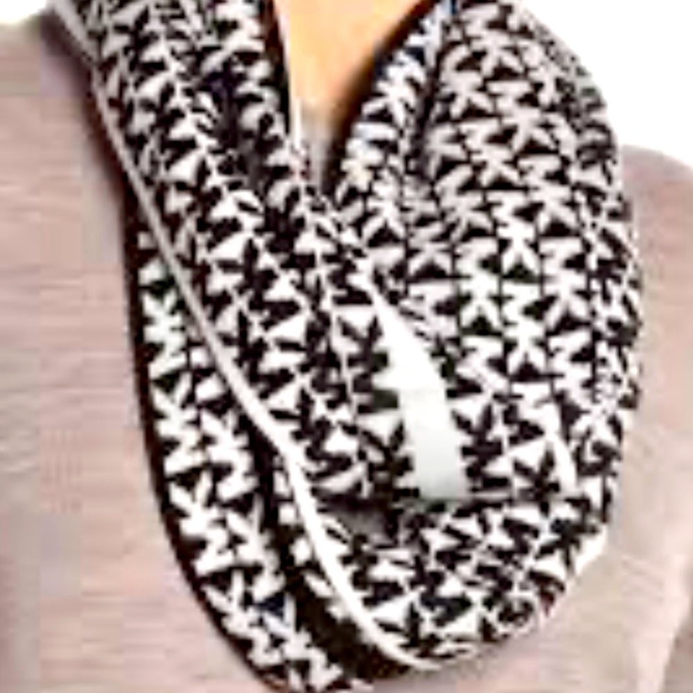 MICHAEL KORS infinity scarf, 10.5” wide, NWT, logo print, black & white